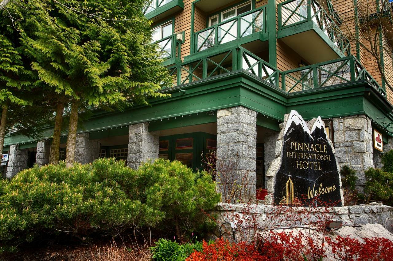 Pinnacle Hotel Whistler Exterior photo